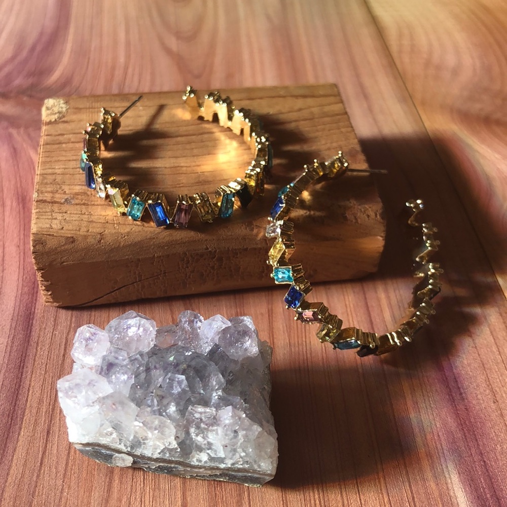 🌿Crystal Hoops! - Picture 2 of 6